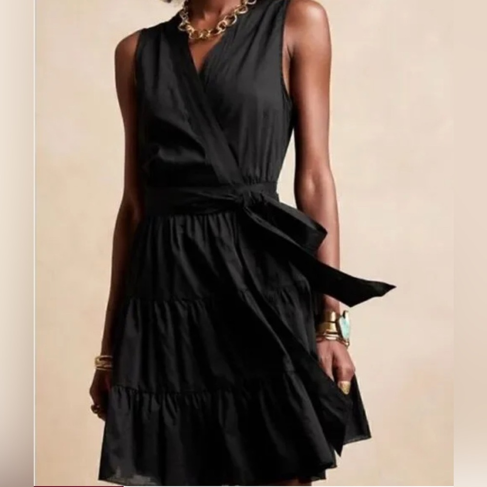 Banana Republic Sleeveless Black Wrap Tiered Dress.  Size Large Tall